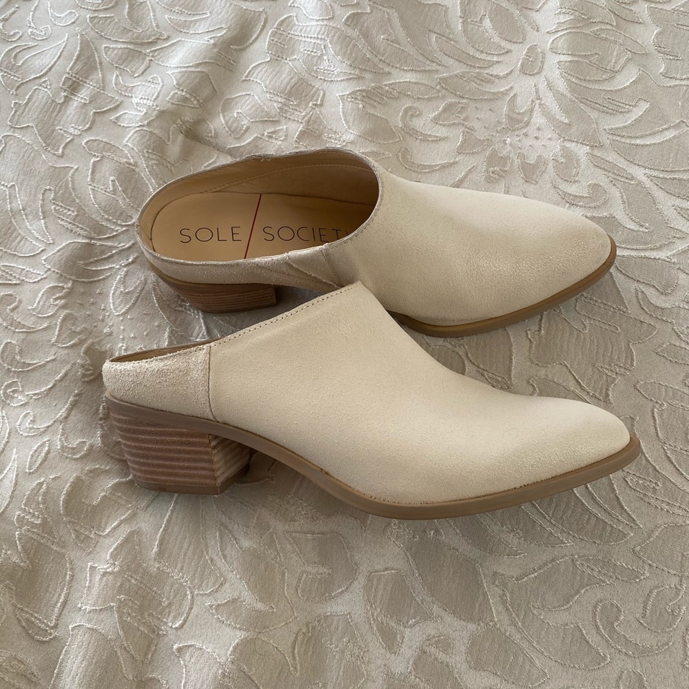 LEATHER MULES🤗Like new!!